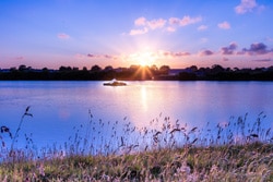 Coucher du soleil aux Salines de Carnac