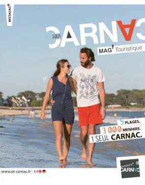 Couverture Magazine touristique et guide d’hébergements 2021 Office de tourisme de Carnac