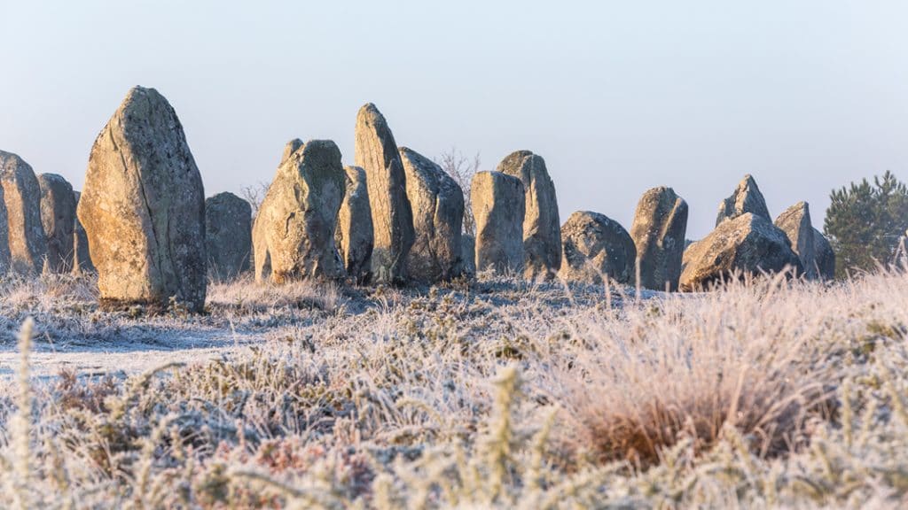 Les menhirs des alignements de Kerlescan à Carnac en hiver