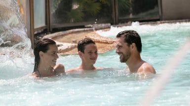 Famille en Thalasso à Carnac au spa marin Thalazur
