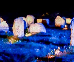 Skedanoz à Carnac spectacle lumière, narration, musique copyright Pascal Herpa