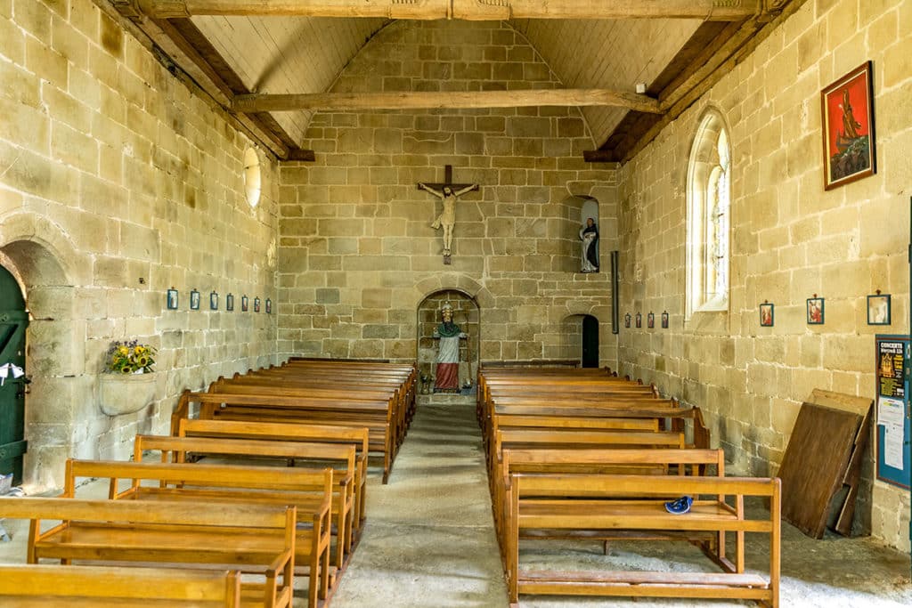 Intérieur de la chapelle Saint-Colomban à Carnac