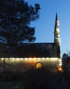 Animations de Noël à Carnac illuminations à la chapelle de Coët à tous