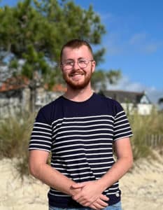 Juluan Bellec, chargé d’accueil et Community manager à l'Office de tourisme de Carnac